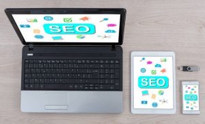 رازهای افزایش بازدید سایت: چکیده‌ی تجربیات نی‌نی‌سایت با ۱۱ ترفند طلایی، پاسخ به سوالات متداول و جدول جامع